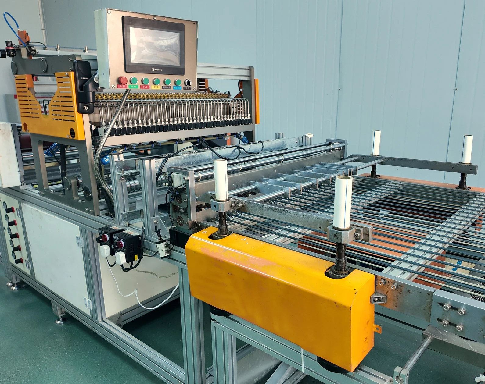Production equipment and conveyor in the CINRIWA workshop
